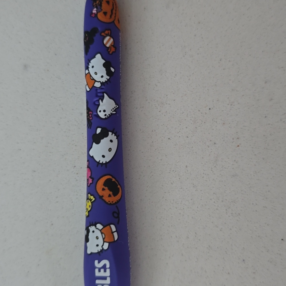 The Woobles Hello Kitty Halloween Crochet Hook - Picture 2 of 3